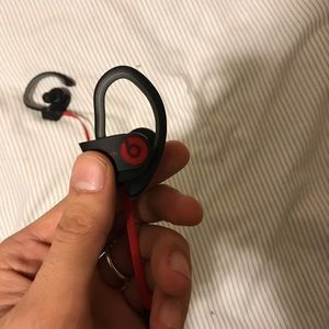 Powerbeats Wireless bluetooth headphones